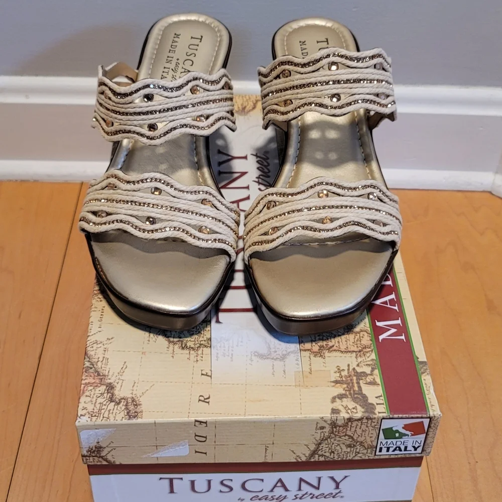 NIB TUSCANY Easy Street Selva Wedge Made in Italy Natural Gold Heel Sandals 7W